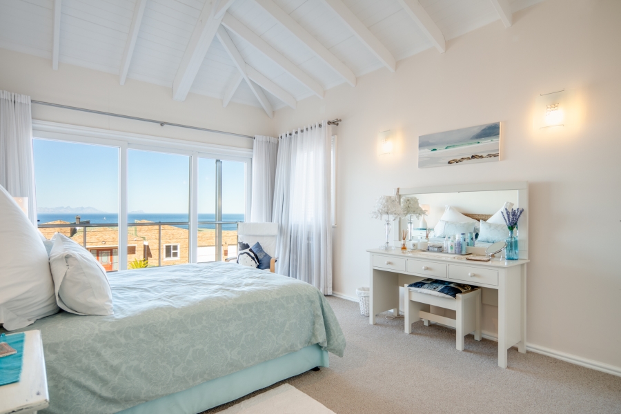 3 Bedroom Property for Sale in Glen Marine Western Cape